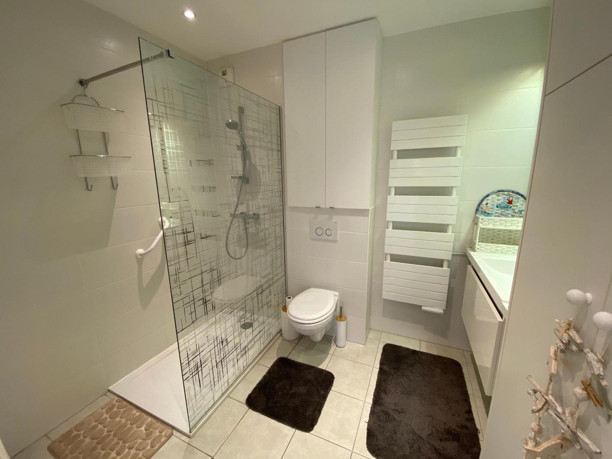Seaview Apartment: Modern With Terrace And Parking Apartment *