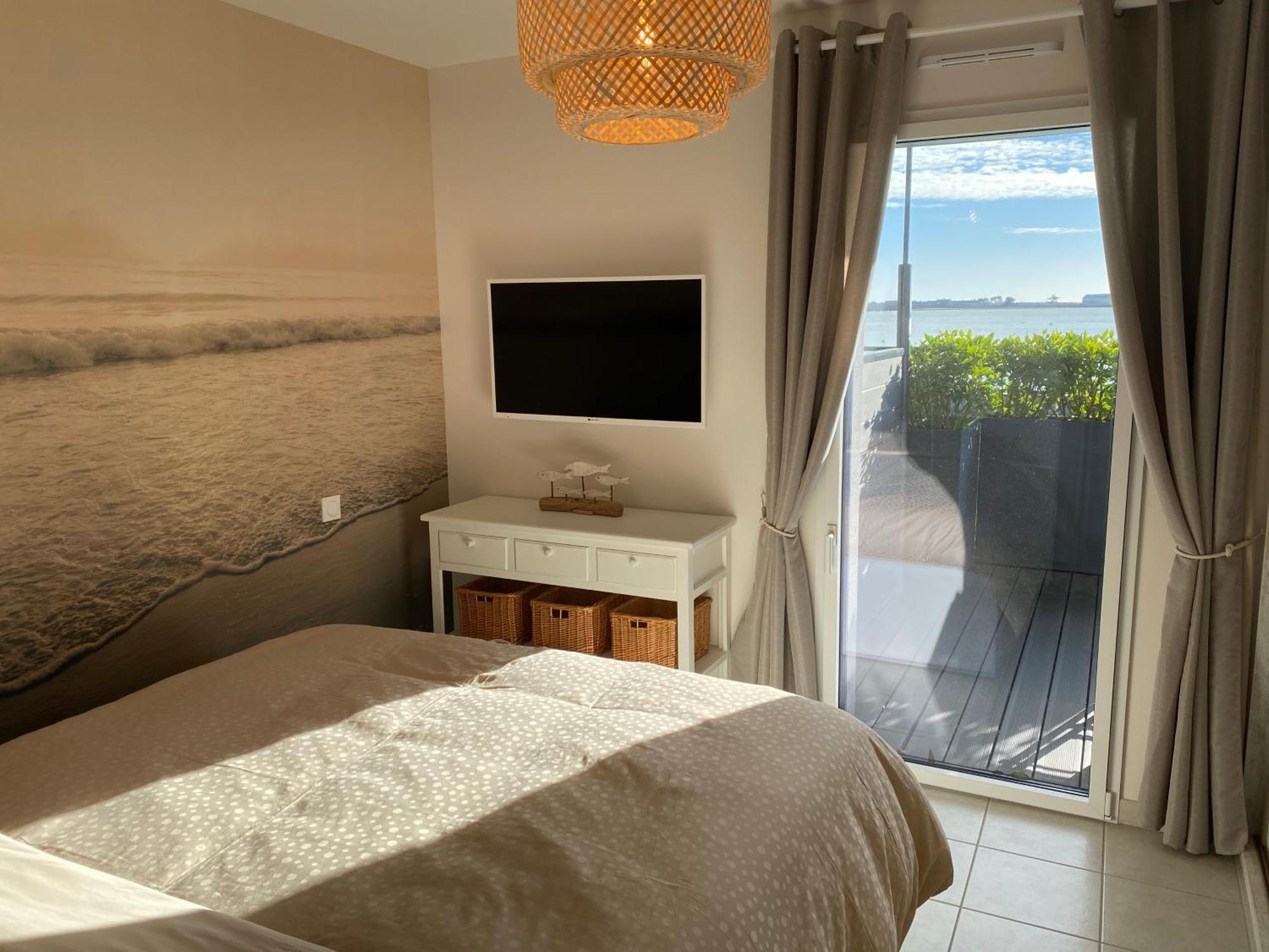 Appartement Ref 231 - Type 2 Pleine Vue Petite Avec Terrasse, Parking Et Garage Dans Recente Port-Louis